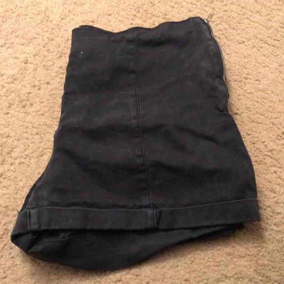 🌴 SO Black shorts with side zipper. Size 17 - Picture 5 of 8